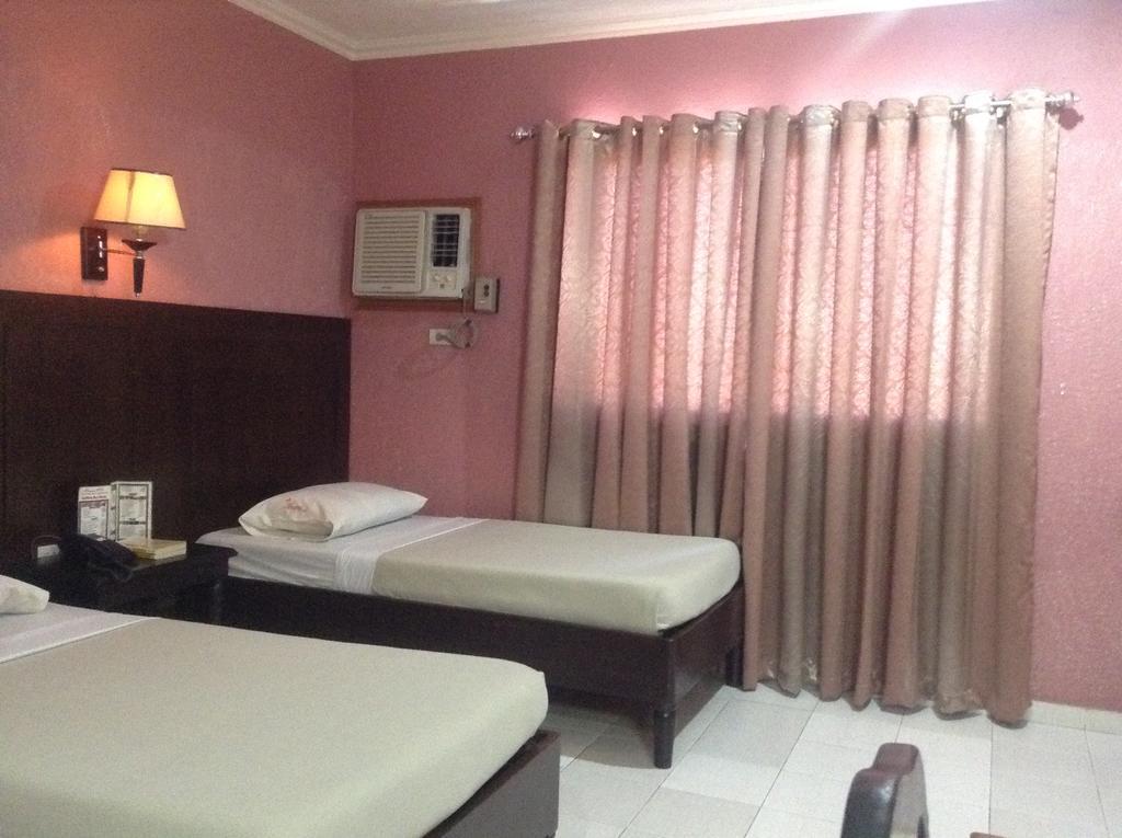 Miami Inn Cagayan de Oro Esterno foto